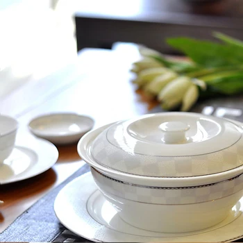 Случайная комбинация чаши и блюда Набор столовых приборов из костяного фарфора Чаша и палочки для еды Чаша и тарелка Керамическая посуда для китайского дома